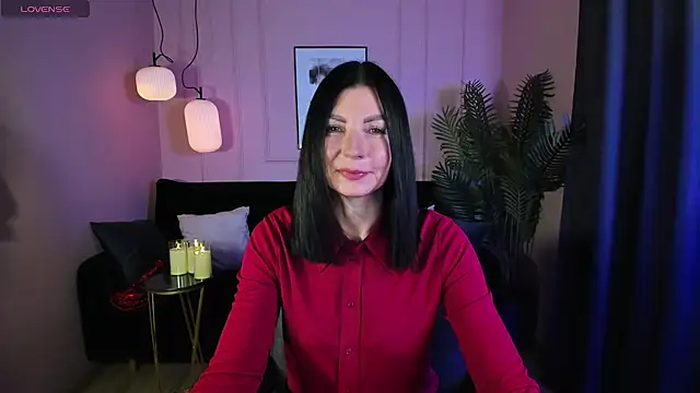 Snapshot of MonicaCheerful chatting on February 11, 5:47 am MonicaCheerful online show from February 11, 5:47 am
