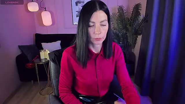 Snapshot of MonicaCheerful chatting on February 11, 9:20 am MonicaCheerful online show from February 11, 9:20 am