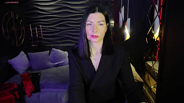 Snapshot of MonicaCheerful chatting on February 19, 6:11 am MonicaCheerful online show from February 19, 6:11 am