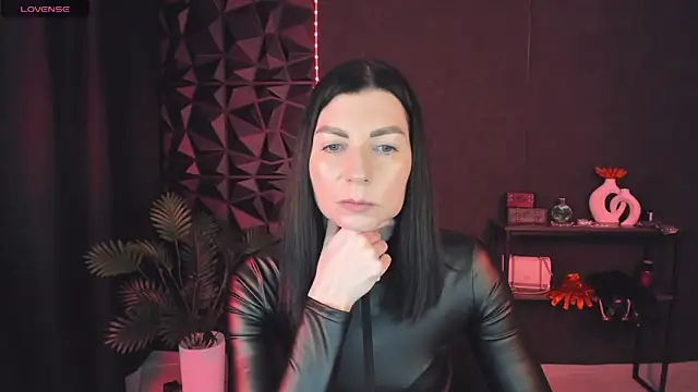 Snapshot of MonicaCheerful chatting on March 5, 11:28 am MonicaCheerful online show from March 5, 11:28 am