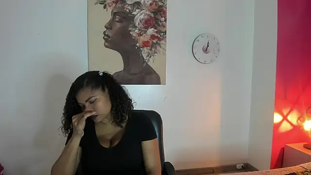 CamiilaReyes online show from November 24, 1:11 pm