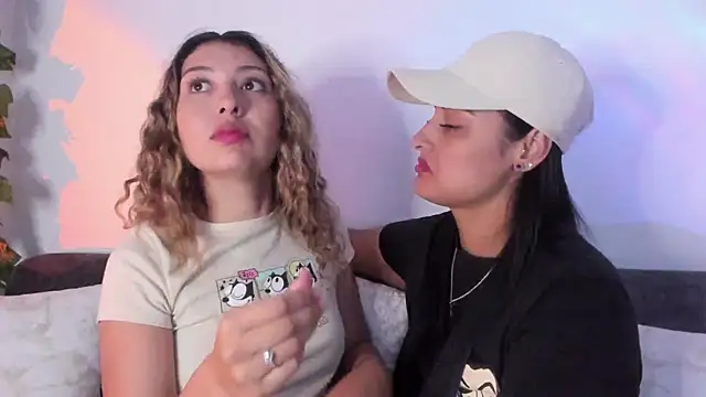 Snapshot of my_melody chatting on December 14, 4:18 am my melody online show from December 14, 4:18 am