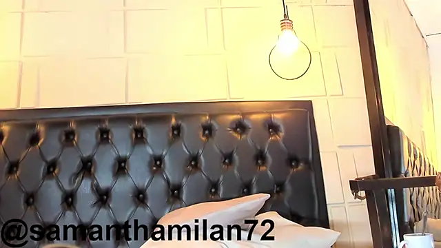 Snapshot of SamanthaMilann chatting on October 10, 10:25 am SamanthaMilann online show from October 10, 10:25 am