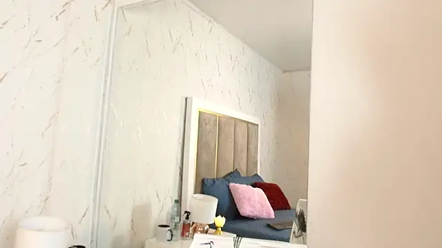 IsabelaWoods online show from February 21, 8:49 pm