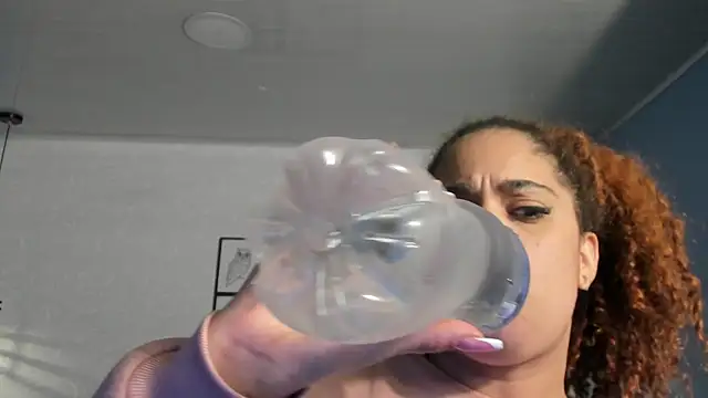 ninna curly online show from June 26, 3:22 am