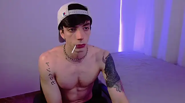 H3ll B0I online show from February 14, 7:49 am