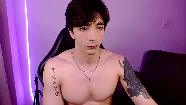 Snapshot of H3ll_B0I chatting on May 30, 5:59 am H3ll B0I online show from May 30, 5:59 am