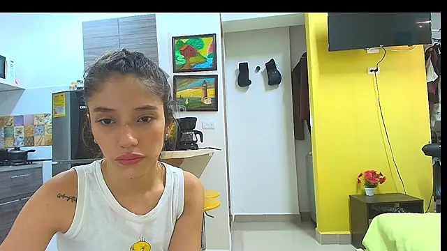 Alaiapink online show from June 11, 3:21 pm