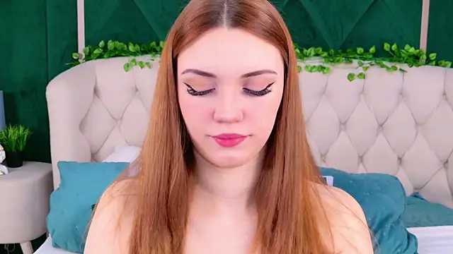 Snapshot of Ariadna_Holder chatting on March 1, 6:24 am Ariadna Holder online show from March 1, 6:24 am