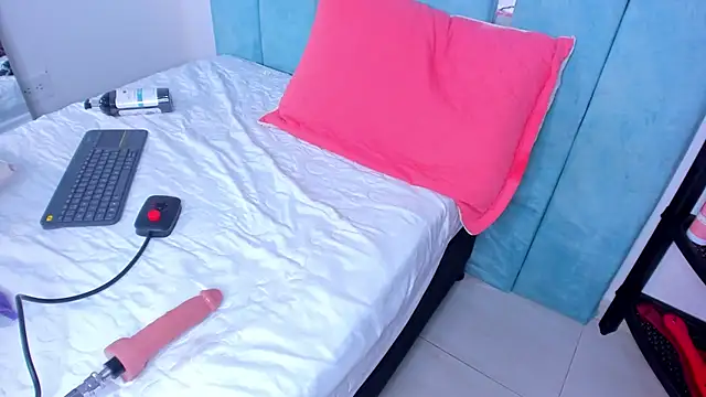 Snapshot of AlexxaSmall chatting on March 10, 2:48 pm AlexxaSmall online show from March 10, 2:48 pm