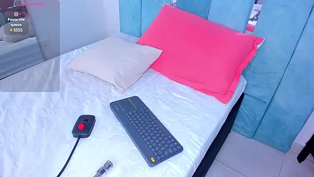 Snapshot of AlexxaSmall chatting on March 11, 11:44 am AlexxaSmall online show from March 11, 11:44 am