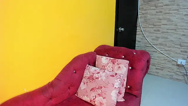 Snapshot of AlexxaSmall chatting on September 12, 2:22 am AlexxaSmall online show from September 12, 2:22 am