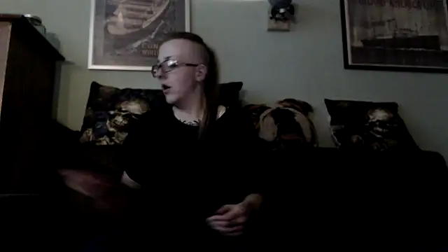 Snapshot of Astrid-Gilbert chatting on January 29, 6:18 pm Astrid-Gilbert online show from January 29, 6:18 pm