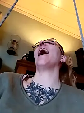 Snapshot of Astrid-Gilbert chatting on February 4, 4:08 pm Astrid-Gilbert online show from February 4, 4:08 pm