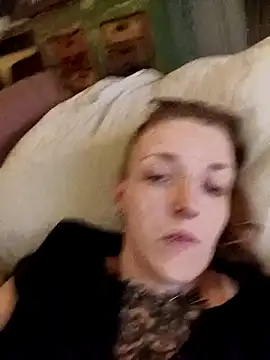 Snapshot of Astrid-Gilbert chatting on February 19, 8:31 pm Astrid-Gilbert online show from February 19, 8:31 pm