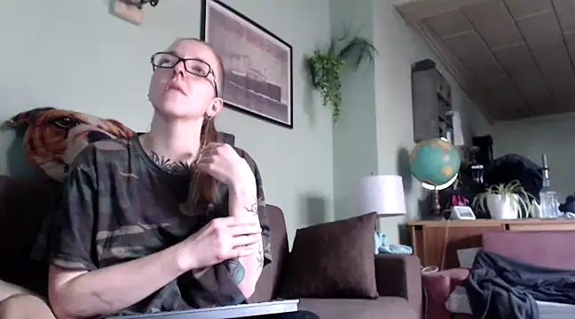 Snapshot of Astrid-Gilbert chatting on February 26, 12:03 pm Astrid-Gilbert online show from February 26, 12:03 pm