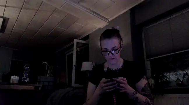 Snapshot of Astrid-Gilbert chatting on March 5, 6:12 pm Astrid-Gilbert online show from March 5, 6:12 pm