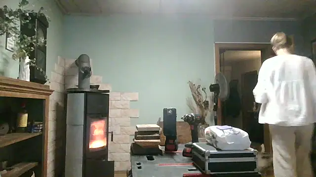 Snapshot of Astrid-Gilbert chatting on December 19, 7:54 pm Astrid-Gilbert online show from December 19, 7:54 pm