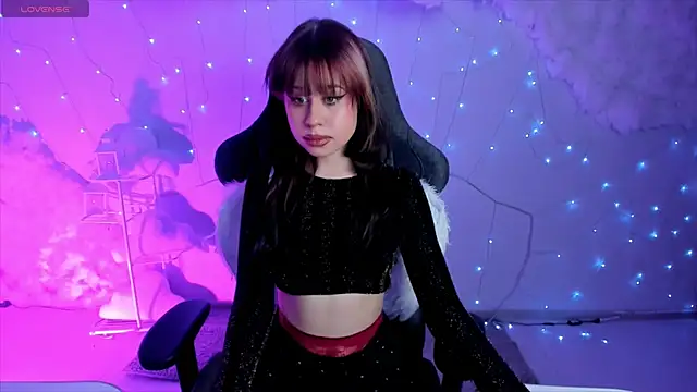 Snapshot of MisaPage chatting on February 19, 6:21 pm MisaPage online show from February 19, 6:21 pm