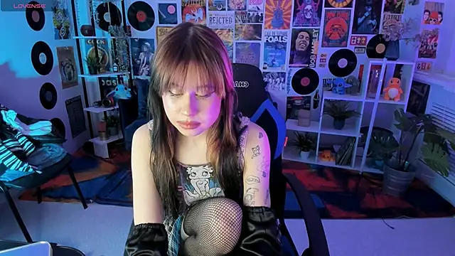 Snapshot of MisaPage chatting on February 25, 5:47 pm MisaPage online show from February 25, 5:47 pm