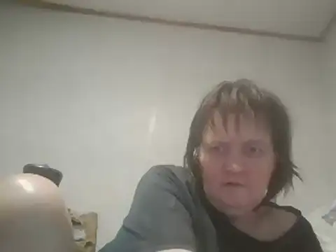Snapshot of BBWLADY71 chatting on February 14, 2:39 am BBWLADY71 online show from February 14, 2:39 am