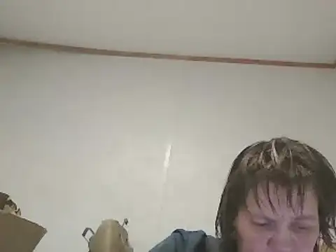 Snapshot of BBWLADY71 chatting on February 18, 3:31 am BBWLADY71 online show from February 18, 3:31 am