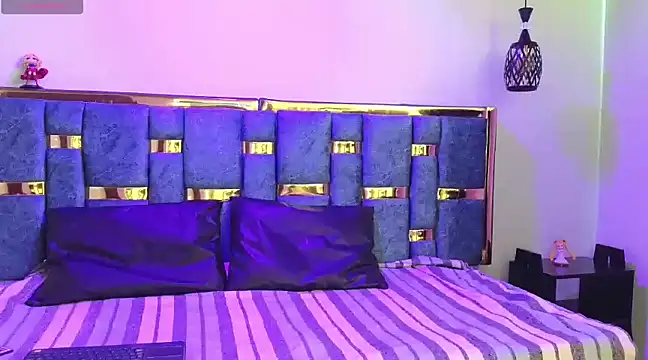 Snapshot of emily_fox_3 chatting on February 8, 1:01 pm emily fox 3 online show from February 8, 1:01 pm