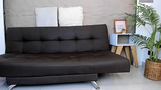 Shanntal  online show from March 10, 6:56 pm