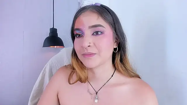 Shanntal  online show from September 11, 7:25 pm