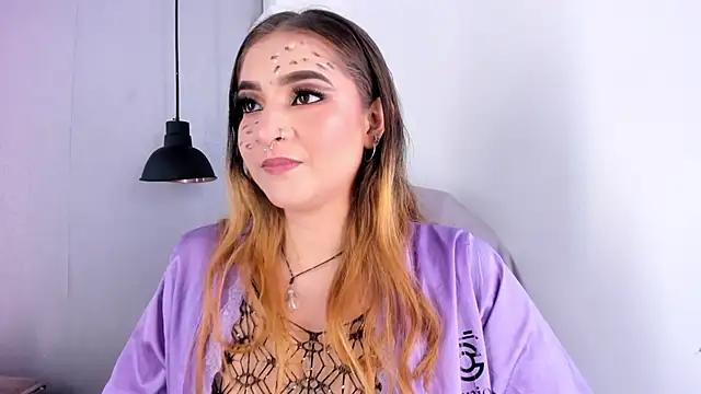 Shanntal  online show from October 1, 7:42 pm