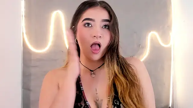 Shanntal  online show from February 1, 12:59 pm