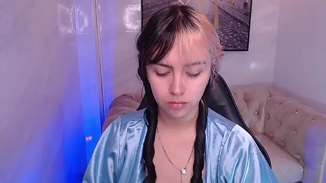 Hela v online show from February 28, 1:01 pm