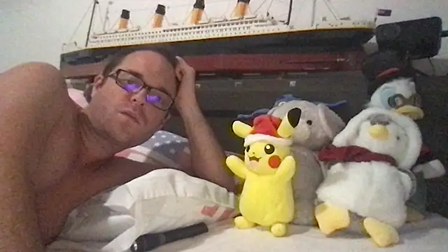 Snapshot of Funnyjul31 chatting on November 15, 6:48 pm Funnyjul31 online show from November 15, 6:48 pm