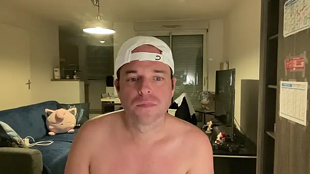 Snapshot of Funnyjul31 chatting on November 19, 6:52 pm Funnyjul31 online show from November 19, 6:52 pm