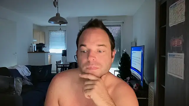 Snapshot of Funnyjul31 chatting on November 25, 9:42 am Funnyjul31 online show from November 25, 9:42 am