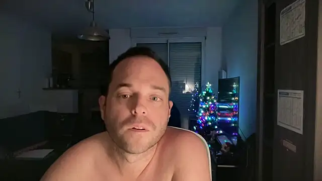 Snapshot of Funnyjul31 chatting on December 5, 7:21 pm Funnyjul31 online show from December 5, 7:21 pm