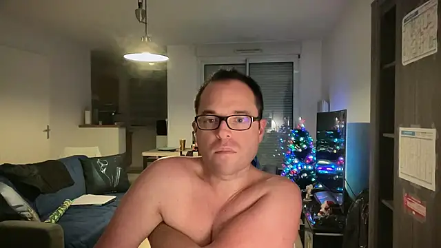 Snapshot of Funnyjul31 chatting on December 14, 7:18 pm Funnyjul31 online show from December 14, 7:18 pm