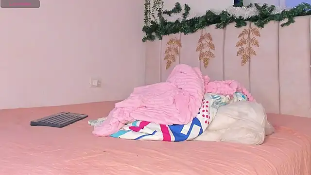 Snapshot of alice_guzman1 chatting on November 18, 9:08 pm alice guzman1 online show from November 18, 9:08 pm