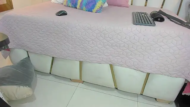 violet gray  online show from February 8, 3:08 am