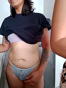 Snapshot of bri_ali chatting on February 6, 7:18 pm bri ali online show from February 6, 7:18 pm