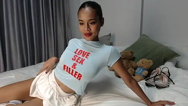 misslilypeach online show from February 14, 8:21 am