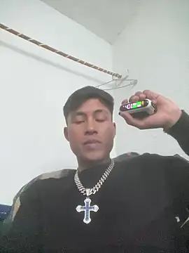 Snapshot of EduardoEspinoza12 chatting on February 1, 10:23 pm EduardoEspinoza12 online show from February 1, 10:23 pm