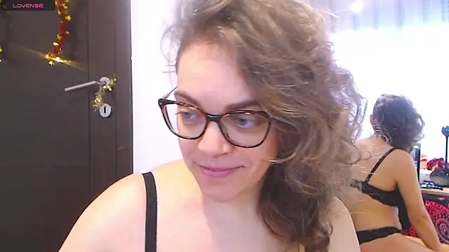 Snapshot of Ju-Hot chatting on January 23, 2:39 pm Ju-Hot online show from January 23, 2:39 pm