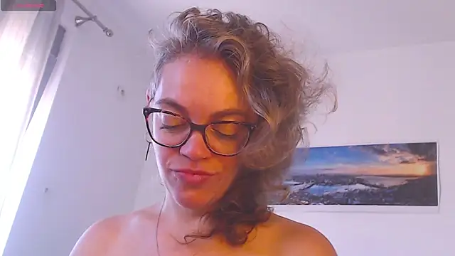 Snapshot of Ju-Hot chatting on September 15, 2:28 pm Ju-Hot online show from September 15, 2:28 pm