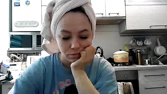 Misssweet s online show from February 8, 8:20 am