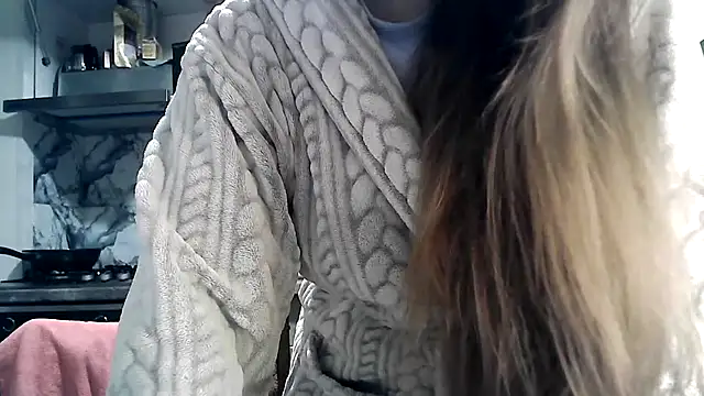 Misssweet s online show from December 15, 4:50 am