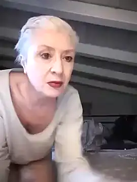 Snapshot of divinaerotica chatting on February 22, 4:19 pm divinaerotica online show from February 22, 4:19 pm