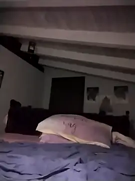 Snapshot of divinaerotica chatting on December 13, 9:09 pm divinaerotica online show from December 13, 9:09 pm