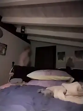 Snapshot of divinaerotica chatting on December 20, 8:05 pm divinaerotica online show from December 20, 8:05 pm