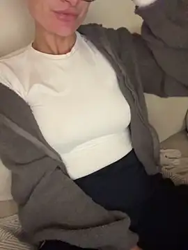 Snapshot of Phoebe_Lily chatting on October 12, 7:24 pm Phoebe Lily online show from October 12, 7:24 pm